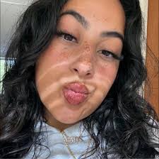 Is someone available to make jewelry with available items?