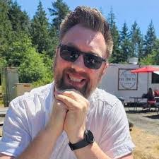 Gena Marshall's Instagram, Twitter & Facebook