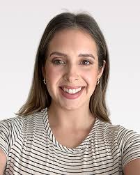 Briana Bradshaw's Instagram, Twitter & Facebook