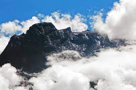 Apakah bila terjadi gempa bumi maka gunung api akan meletus? Kisah Pendaki Australia Yang Terjebak Saat Gempa Bumi Di Gunung Kinabalu Semua Halaman National Geographic