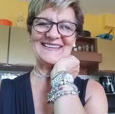 Mano nella mano al concerto”. Stefano De Martino in love: nasce la coppia  più bella d'Italia ⤵️⤵️