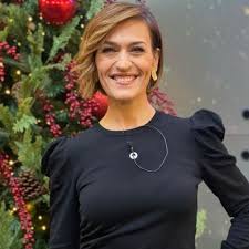 A apresentadora fátima lopes anunciou, através de comunicado, que vai deixar a sic para iniciar uma nova etapa profissional na tvi. Fatima Lopes Sic Nega Interesse Na Apresentadora Apos Saida Da Tvi