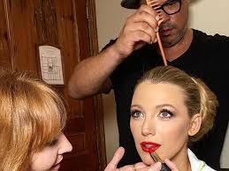 Makeup: Product Reviews, Backstage Tips, Trends