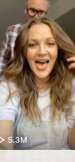 The fabulous Piper Betty White 🩵🧡🩵 (My chiweenie, Drew Barrymore in the  background 💕)