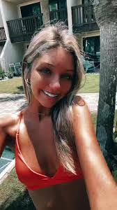 Danielle Bielski's Instagram, Twitter & Facebook