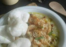 Tumis bawang putih & merica bubuk dengan 1 sdm minyak sampe kuning kecoklatan, lalu tuang dengan minyaknya ke dalam bubur, aduk rata. Resep Bubur Ayam Kuah Kuning Anti Ribet Resep Terbaik
