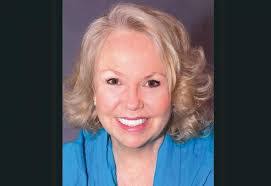 Carrie Robbins's Instagram, Twitter & Facebook