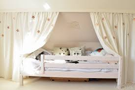 Dachschragen Kleiderschrank Eine Neue Wandfarbe Homestyling Decorize Madchenzimmer Dekoration Kinderbett Dachschrage Zimmer