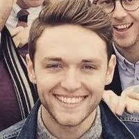 Alex Mott's Instagram, Twitter & Facebook