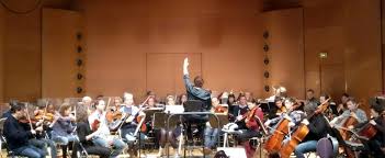 Zahia ziouani a étudié la direction d'orchestre auprès du maestro sergiù celibidache. Zahia Ziouani La Maestra Du 93 Bondy Blog