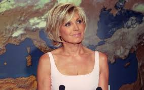 Sa romance avec efira, philippe lucas épouse une jeune nageuse, richard bohringer lutte contre le cancer, rachida dati a des ennuis bancaires, valls, macron et najat: Evelyne Dheliat Elle Est En Deuil Jean Pierre Pernault A Devoile Cette Terrible Nouvelle