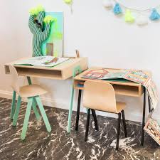 Der schreibtisch ist ein besonders wichtiges möbelstück im zimmer ihres kindes. Kleiner Schreibtisch Fur Kinder In Vielen Farben Kunstbaron