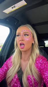 Ella Brunner's Instagram, Twitter & Facebook