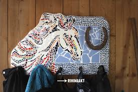 Op deze pagina vindt je zowel eenvoudige als moeilijke kleurplaten voor volwassenen. Kapstok Met Een Paardenhoofd Mozaiek Er Op Rinimaakt