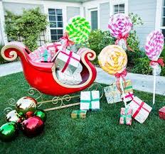 Maybe you would like to learn more about one of these? Resultat De Recherche D Images Pour C Christmas Candyland Decor Candy Christmas Decorations Whoville Christmas Grinch Christmas Decorations