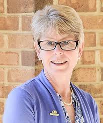 Catherine Faust's Instagram, Twitter & Facebook