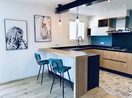 La cuisine blanche épouse le bois clair et vice versa. Cuisine Blanche Et Bois 15 Idees Pour Vous Inspirer Kozikaza