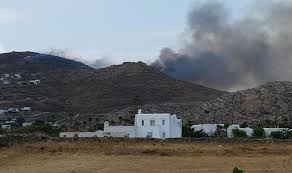 Πυρκαγιά έχει ξεσπάσει στο νησί της πάρου σε χορτολιβαδική έκταση στην περιοχή «κώστος». Paros Fwtia Twra Kolymph8res Ekklhsia Online