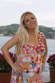 Gulsah Saracoglu Kilolarindan Kurtulmak Icin Bicak Altina Yatti Magazin Haberleri