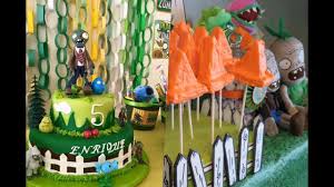 Las opciones para decorar con plantas son infinitas. Ideas De Plantas Vs Zombie Para Fiesta Youtube