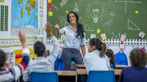La secretaría de educación hará una celebración virtual denominada #miprofemihéroe, que contará. Cuanto Gana Un Docente En Colombia Y Otros Datos En El Dia Del Maestro