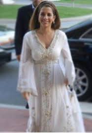 She's the wife of sheikh mohamed and here's the other thing about hrh princess haya, she has such a chic style. Princess Haya Bint Al Hussein Fashion Looks