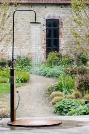 Edel Und Traditionell Fontenay Gartendusche Von Garpa Bild 5 Gartendusche Badewanne Garten Feuerstelle Garten
