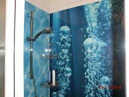 Aus Seiner Dusche Ein Designerstuck Machen Mit Bedruckten Ruckwanden Aus Alu Verbund Acryl Oder Glas Von Schon Und Wieder Duschruckwand Ruckwand Glasduschen
