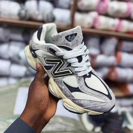 New Balance 990