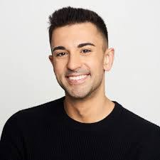 Daniel Hoff's Instagram, Twitter & Facebook