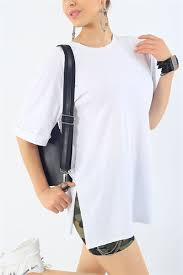 19 95 Tl Beyaz Duble Kol Yirtmacli Tisort 34408 Modamizbir 2020 Moda Stilleri Moda Giyim