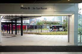 Sonuç olarak, tun razak borsası, mrt hatları arasında platformlar arası aktarımları etkinleştirmek için yığınlanmış bir ada platformu yapılandırmasına sahiptir. Tun Razak Exchange Mrt Station Mrt Station Within The 70 Acre Tun Razak Exchange Development The Next Finance And Business Hub Klia2 Info