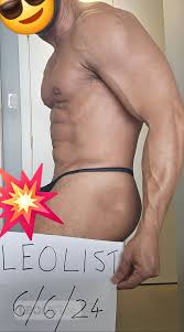 HUGE 9-inches Hung Top Bottom Vers for men, couples & women! | Vancouver |  Metro Vancouver | Male Escorts | LeoList