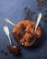 Une Envie De Chocolat 60 G De Pepites De Chocolat3 Cuilleres A Soupe De Sucre30 G De Farine1 Oeufprechau Fondue Au Chocolat Pepite Chocolat Chocolat