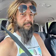 if anyone knows a laura jane fannin, her mail came to my house. it looks  important, haven't opened it and hoping to get it to her.