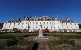 En Images Le Dernier Chateau De La Marquise De Pompadour Est En Vente Marquise De Pompadour Chateau Marquise