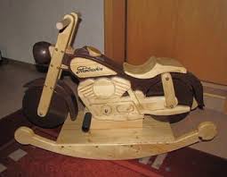 Bauen sie holzspielzeug fur die kinder einfach selbst. Schaukel Harley Spielzeug Kinderzimmer Kinder Roller Schaukelpferd Harley Kinderfahrzeug Holzspielzeug Selber Bauen Schaukel Schaukelmotorrad