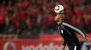 محمود عبد الرازق حسن فضل الله (مواليد 5 مارس 1986)، هو لاعب كرة قدم مصري ومن أكثر اللاعبين شعبية لجماهير نادي الزمالك، حيث يلعب حالياً في صفوفه بعد العودة من الإعارة من نادي أبولون سميرني اليوناني. Ø§Ù„Ø²Ù…Ø§Ù„Ùƒ ÙŠØªØ±Ø§Ø¬Ø¹ Ø¹Ù† Ø¶Ù… Ø´ÙŠÙƒØ§Ø¨Ø§Ù„Ø§