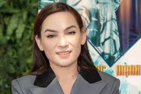 Ca sĩ phi nhung là một trong những nghệ sĩ rất tích cực với công tác từ. Cdgfjghfwoneum