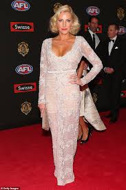 Afl royalty tania and nathan buckley have announced on social media that they are separating after 18 years of marriage. Freedomroo Afl Nathan Buckley S Estranged Wife Tania Shops For Wedding Dresses Australiannewsreview