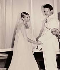 Check spelling or type a new query. Sarah Michelle Gellar Und Freddie Feiern 18 Hochzeitstag Promiflash De
