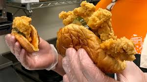 Popeyes restaurants in new york, ny. Popeyes Trolls Taco Bell With Tikturial For Turning Its Chicken Sammie Into A Taco