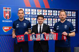 Mol fehérvár fc, székesfehérvár, hungary. Ofb Teamchef Assistent Imre Szabics Ist Neuer Trainer Von Mol Fehervar Fc
