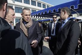 Νέο κεφάλαιο ανοίγει ο πάνος καμμένος μετά την αποχώρησή του από την πολιτική. Panos Kammenos Pws Katafere Na Xasei 40 Kila Kai Na Alla3ei Teleiws Thn Emfanish Toy