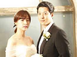 They announced in may, 2017 that they registered their marriage. Lee Dong Gun And Jo Yoon Hee Married And Pregnant