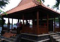 Termasuk mencari tempat yang jual rumah kayu bekas untuk rumah joglo, yang dipercaya lebih hemat serta sanggup menghemat biaya yang diperlukan. Jual Rumah Joglo Tanpa Tanah Jual Joglo Jual Joglo Jati Jual Joglo Antik Jual Joglo Kayu Jati