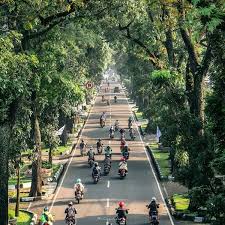 The city is a major textile producer, and is home to several military training. Jalan Bakal Ditutup Pemkot Cimahi Siap Terapkan Pembatasan Aktivitas