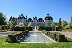 Résultat de recherche d'images pour "chateau de cheverny"
