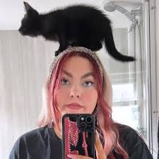 Millie Kennedy (@milliekennedyxx)