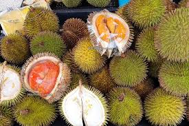 Sewaktu kami beli, memang durian ini sudah merekah. Local Guides Connect Red Durians From Sarawak Borneo Local Guides Connect